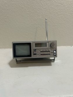 Vintage Sanyo Mini CRT TV / Radio / Clock