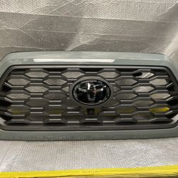 2020-2023 TOYOTA TACOMA FRONT BUMPER UPPER GRILLE