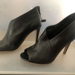 Halogen 3” Leather Heels   Size 7m