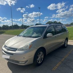 2005 Toyota Siena XLE 128,000