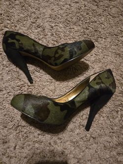 Camouflage heels