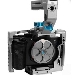 Kondor Blue
M4 cage for Sony A1, A7S3, A7iv, A7rV
