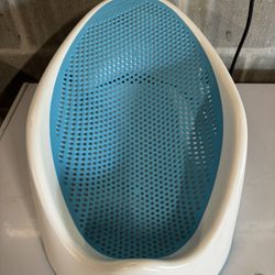 Angelcare Baby Bath Support (Aqua) | Ideal for Babies Less Than 6 Months Old  Location new port Richey 
