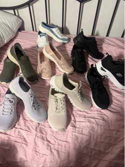 Tennis shoes Skechers size 6