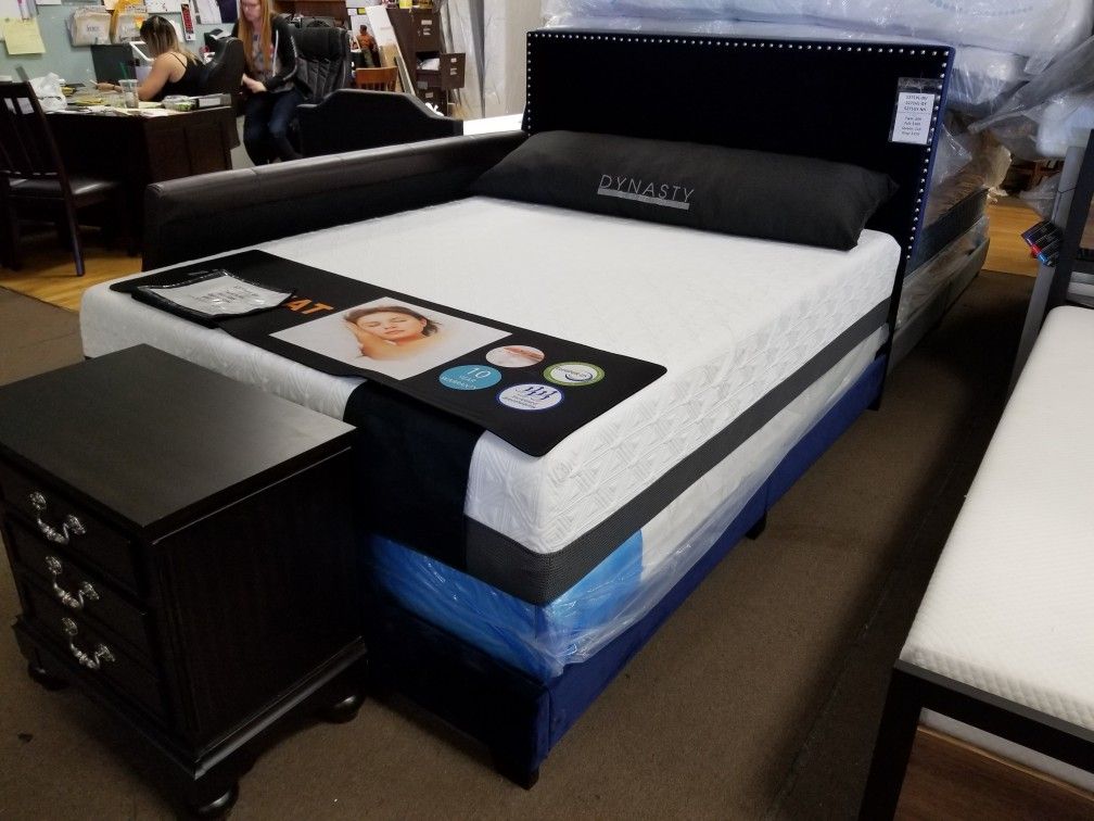 Queen bed