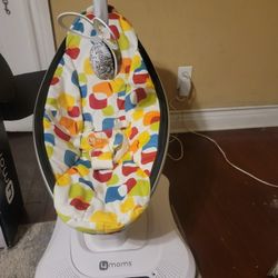 4 Moms MamaRoo Multi Motion Baby Swing Bluetooth Enabled With 5 Unique Motions 