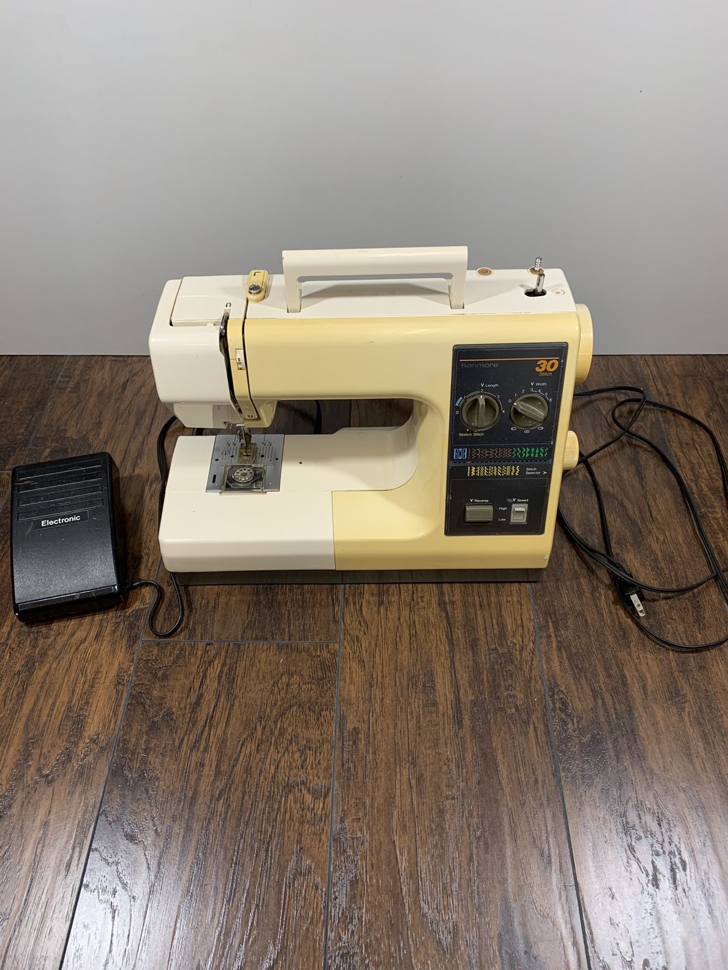 Kenmore 30 Stitch Sewing Machine Model 1884180 for Sale in Dahlonega