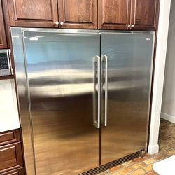 ELECTROLUX HIGH END FREEZER AND REFRIGERATOR COLUMN SIDE BY SIDE