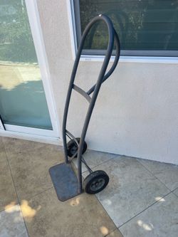 Metal dolly