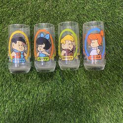 Vintage Flints stone Kids Pizza Hut Glasses Full Set Of 4 