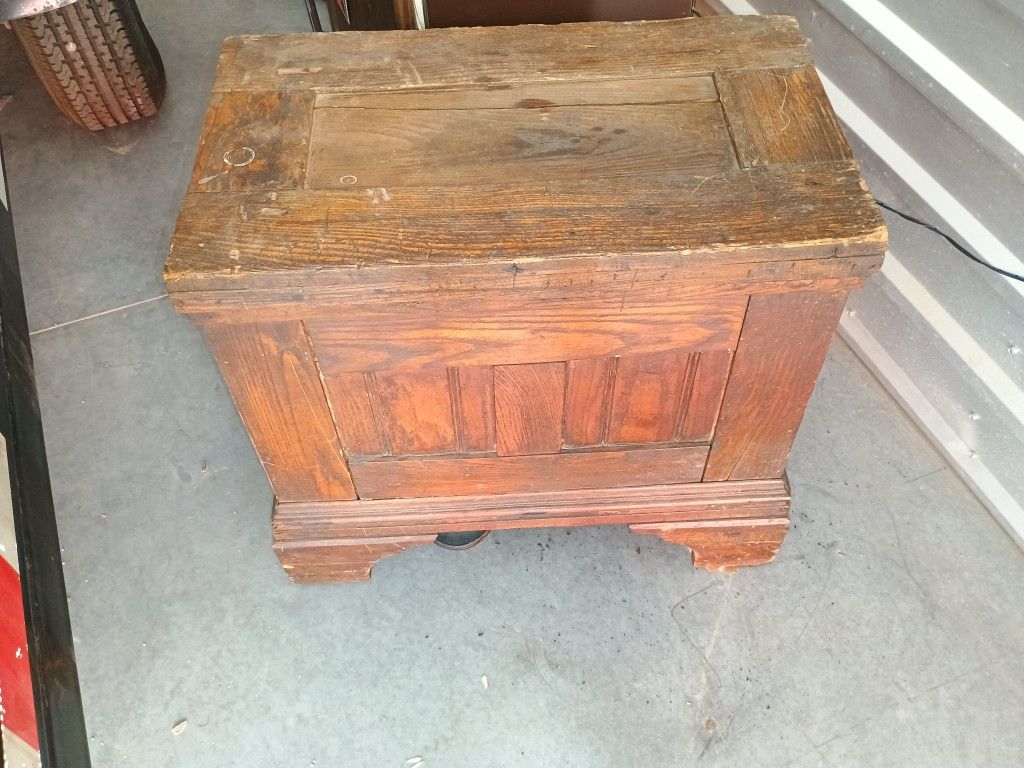 Antique Ice Box, Oak Ice Box, tin lined ice box
