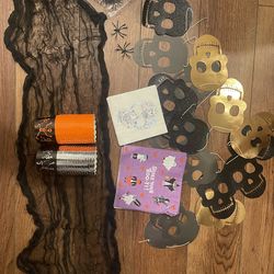 Halloween Skull Garland and Napkin Party Set - Black & Gold Spooky collection