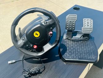 Thrustmaster Ferrari Racing Wheel + Pedals – PS4/PS5/PC