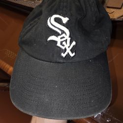 Vintage Genuine Merchandise Black Snapback Chicago White Sox
Good condition