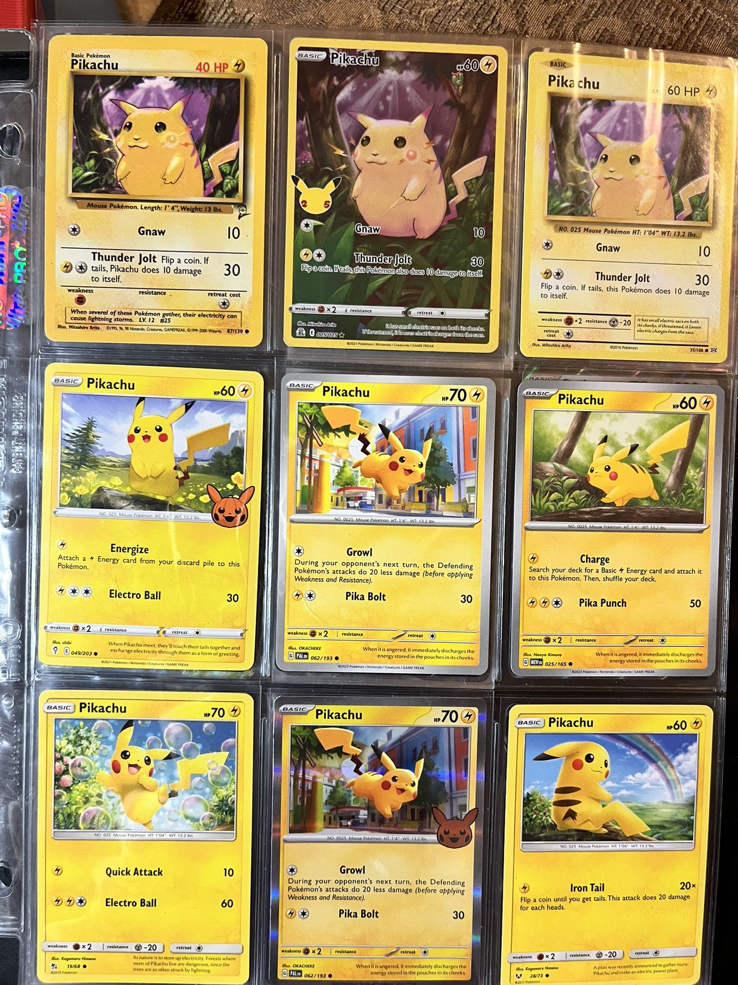 27 Pokemon Cards