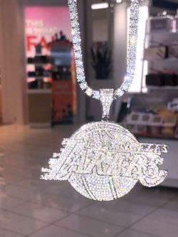 Iced out white gold filled pendant TENNIS chain necklace CZs ! Doesn’t turn green