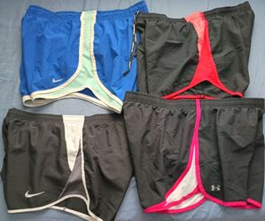 4 Nike shorts size m/l