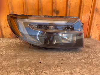 Headlight Honda Ridgeline  right passenger side 2021-2022-2023 OEM  good condition