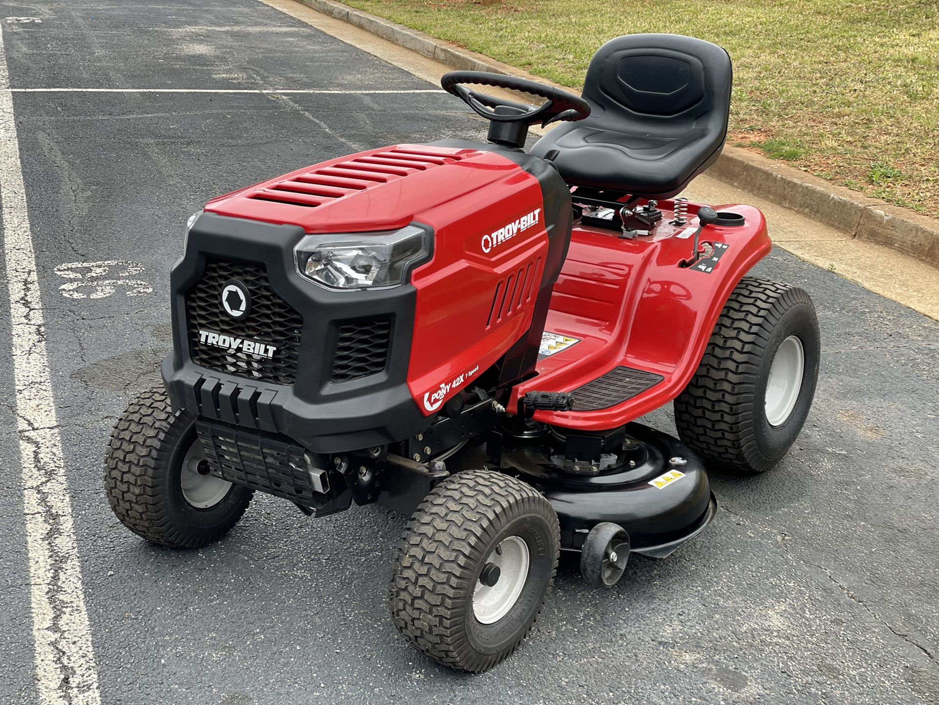 New Troy Bilt 2021 tractor 42 inch cut