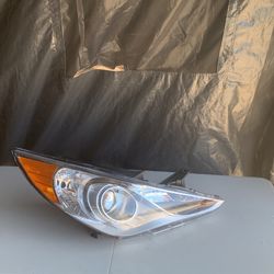 92102-3Q000 Right Headlight