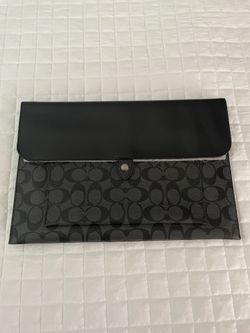 COACH LAPTOP SLEEVE IN LEATHER & SIGNATURE CANVAS IN GUNMETAL/CHARCOAL