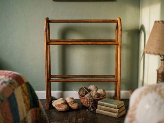 Vintage Wooden Quilt & Blanket Display Stand