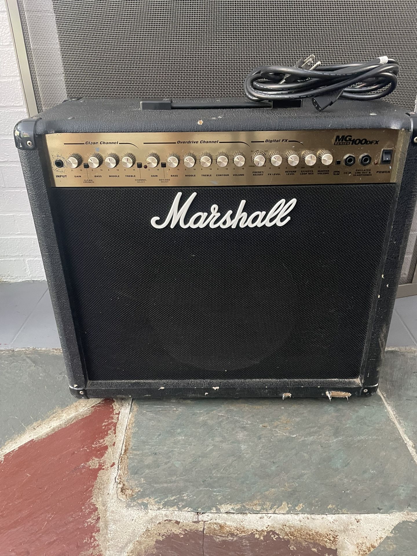 Marshall MG DFX100