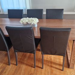 Ikea Dinning table With 6 Chairs
