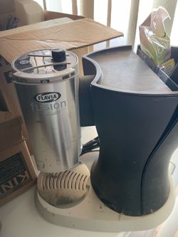 Coffee maker - uses pods