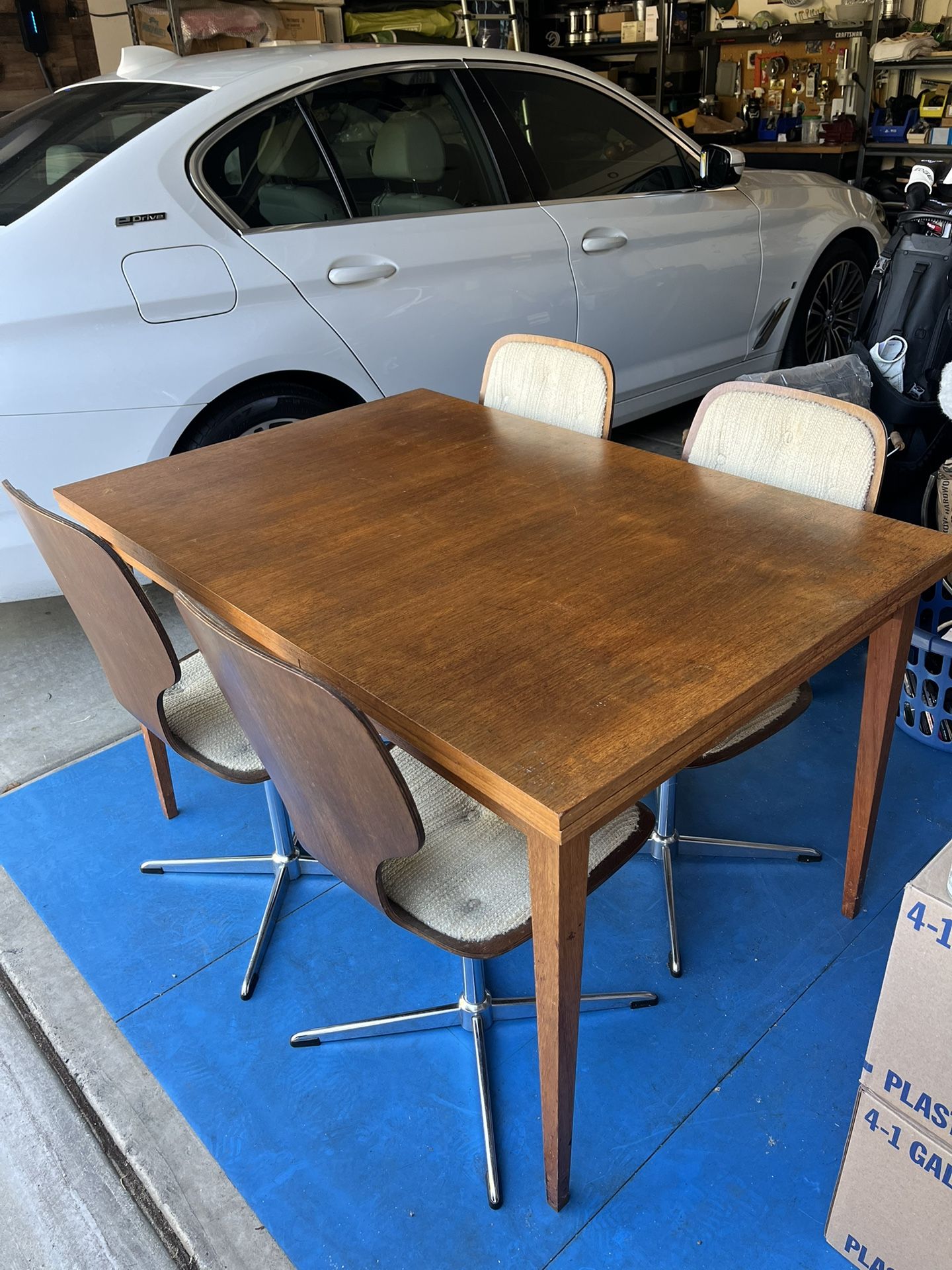 Mid Century Modern Dining Table 