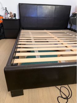 BED FRAME - Queen
