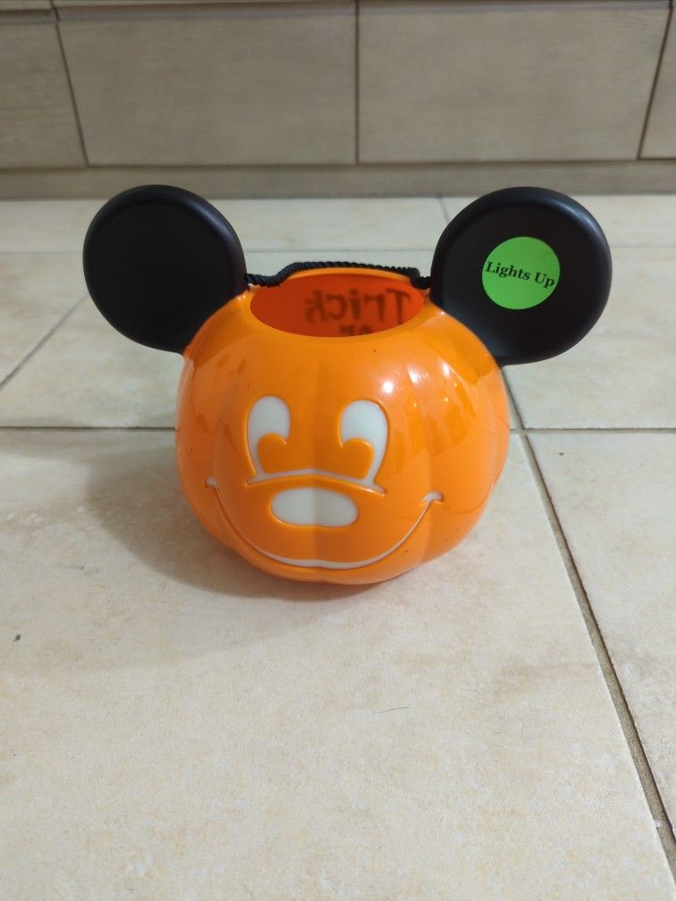 Disney Light Up Trick Or Treating Pumpkin.