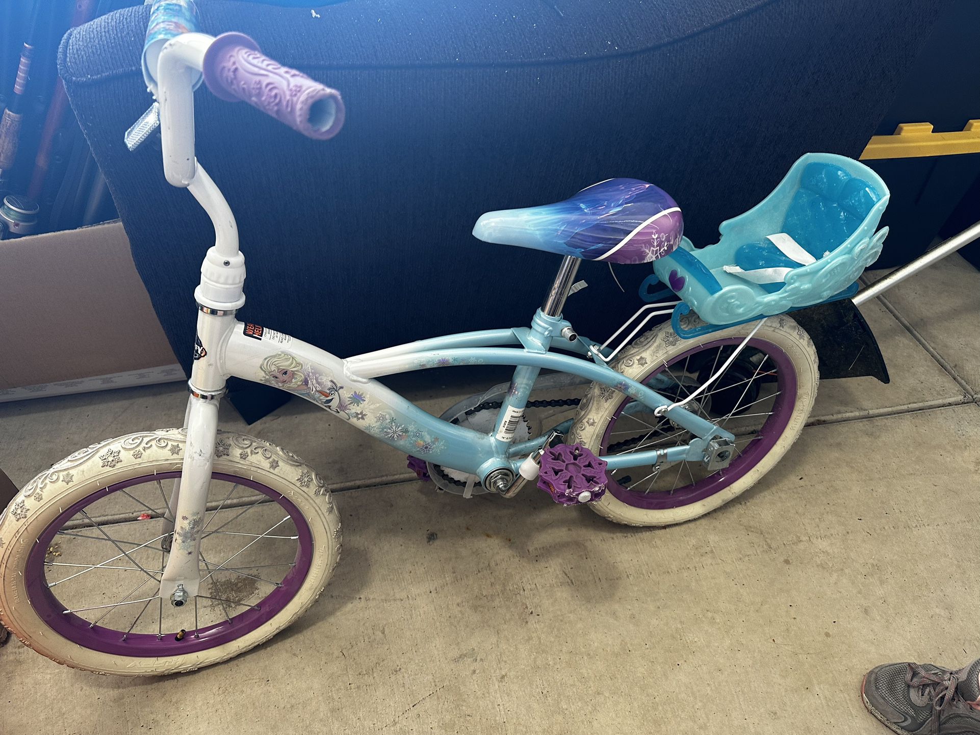 16 Inch Frozen Bike With Doll Carrier Attached