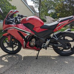 2021 Honda CBR300R ABS