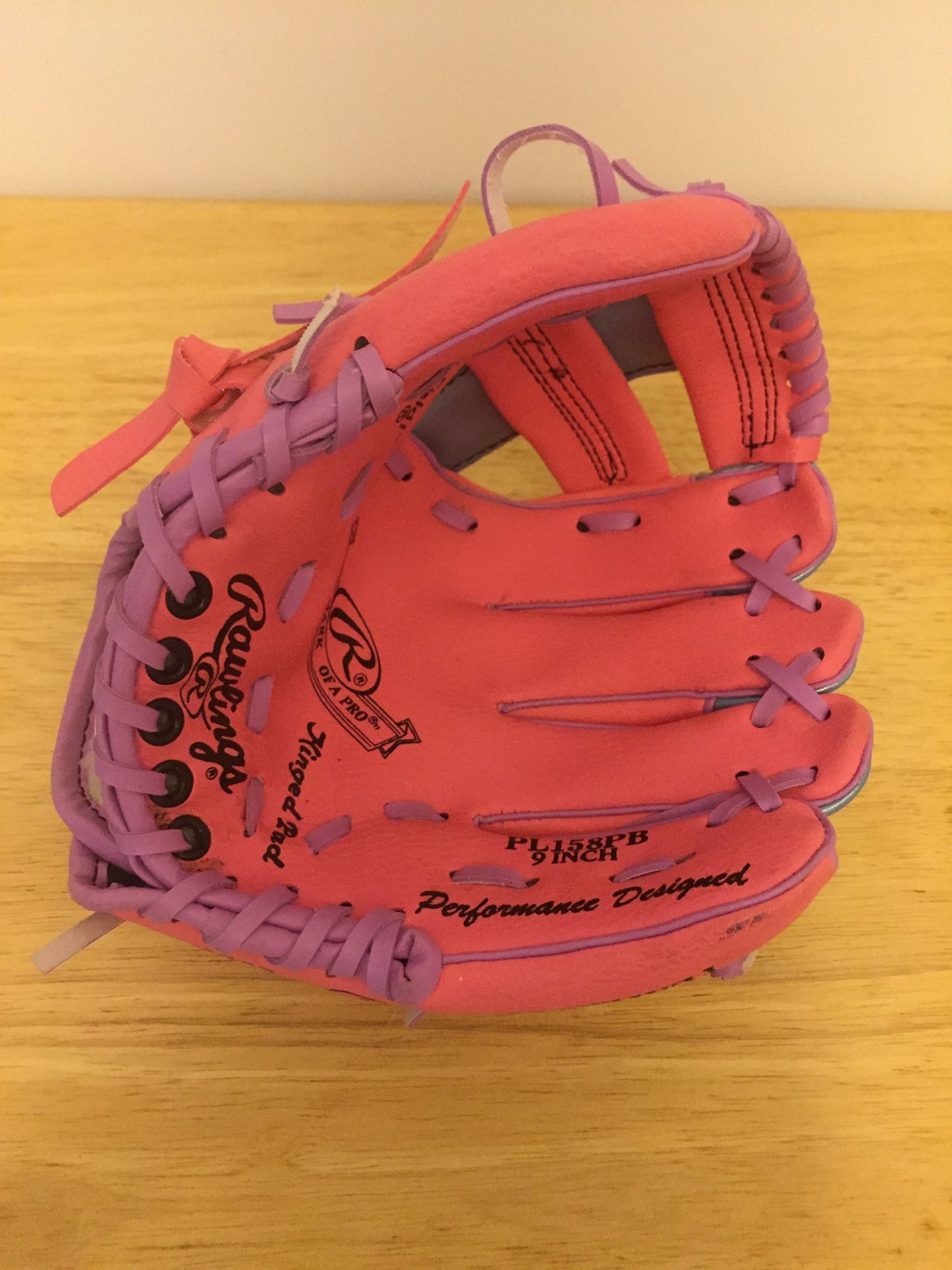 Rawlings 9" baseball mitt, PL158PB, Pink, Like New