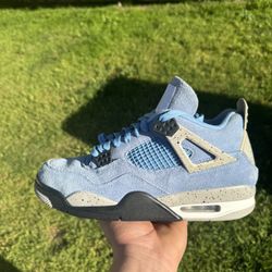 Jordan 4 Retro Unc 🔵⚪️ Price Is A Bit Negotiable