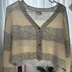 Grey and white cropped cardigan 