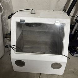 Dog Breeder House 