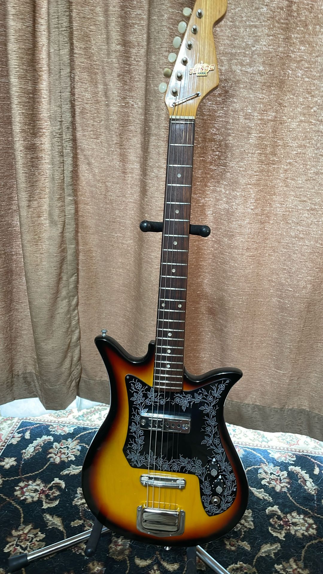 Teisco E-110 Tulip Guitar