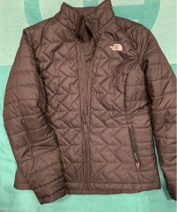 New North Face woman’s jacket , L size, black color