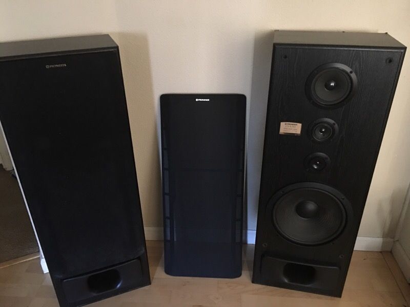 Pioneer CS-r770 speakers 150 W per channel 1991 circa these are in excellent condition!