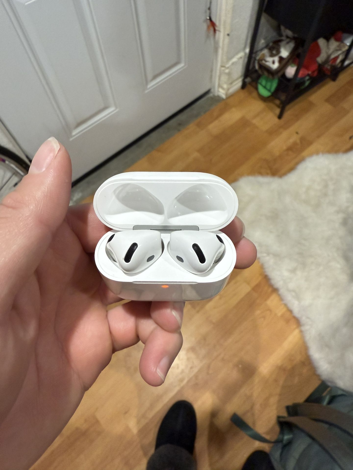 AirPods 4