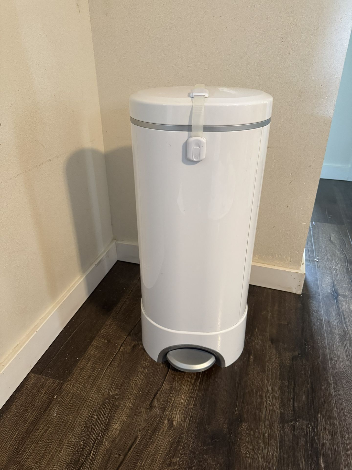 Munchkin Diaper Pail