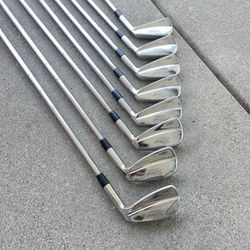 TITLEIST 690 MB FORGED IRON SET DYNAMIC GOLD S300