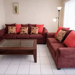 🛋️ Cozy 2-Piece Sofa Set + Coffee Table – Great Condition!