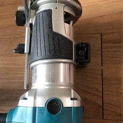Makita RT0701C 1-1/4 HP Variable Speed Compact Router (Trim Router) brand new never used
