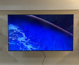 Samsung TU8000 - 55” Crystal 4K UHD HDR Smart TV w/ 3 HDMI