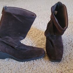 Woman's Boots Size 5 