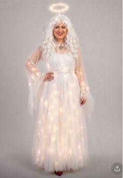 BEAUTIFUL WHITE ANGEL COSTUME – COMPLETE OUTFIT WITH WINGS, HALOS, WIG & LIGHTS – NEW, NEVER WORN! 😇✨  $65 OBO
