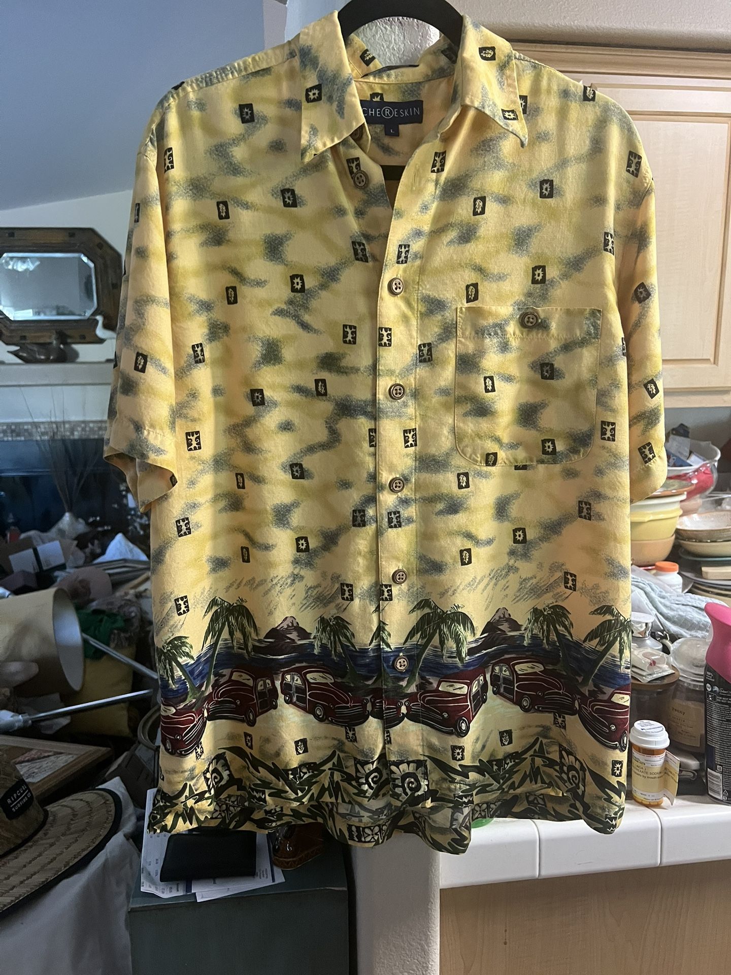 Vintage men’s Hawaiian shirt